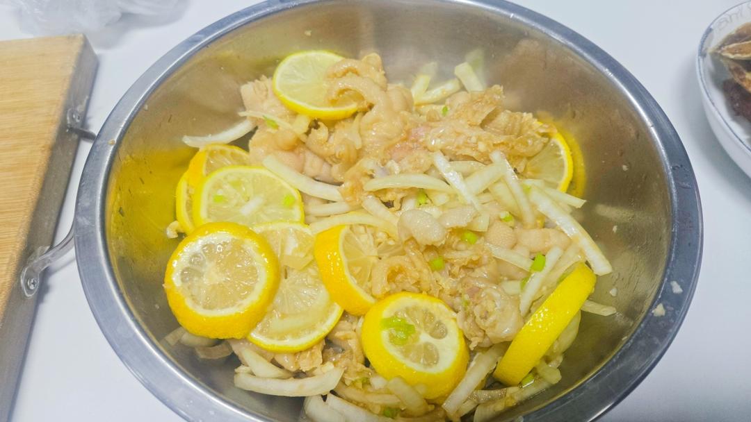 【柠檬酸辣鸡爪】自制超级无敌美味的网红鸡爪