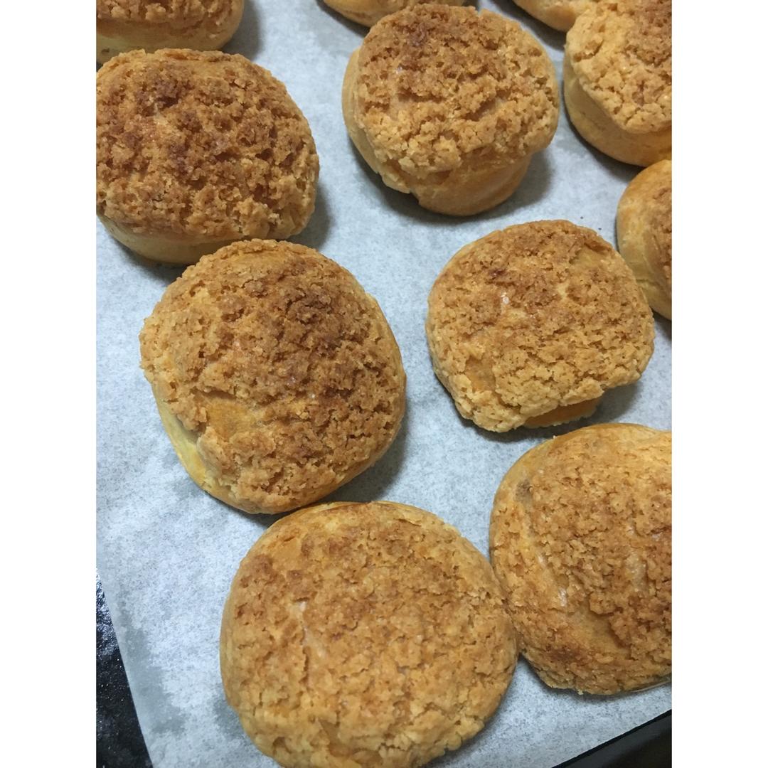 酥皮奶油泡芙--#皮黑森林#