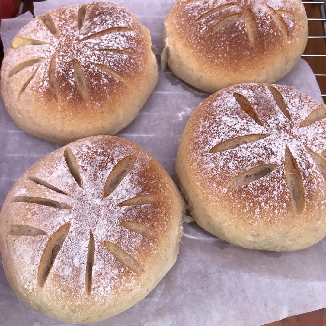 四色超满足软欧面包附四种馅料(麻薯肉松、坚果乳酪、鸡肉蔬菜、蟹棒玉米)完胜网购