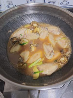 广州家常菜之两肉一菜(鲍鱼焖鸡翅+清蒸花斑+盐水菜心)的做法 步骤7