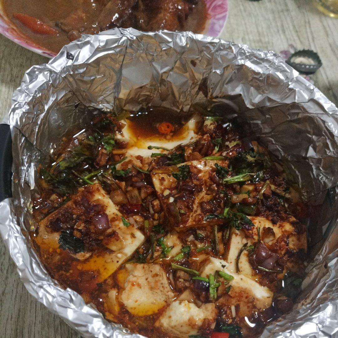 锡纸豆腐-两块钱就可以买到，校门口放学后的快乐