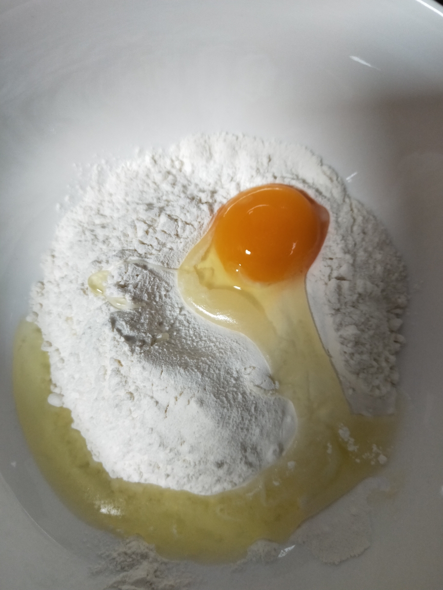 香甜鸡蛋薄饼（脆香软甜的完美结合）的做法 步骤1