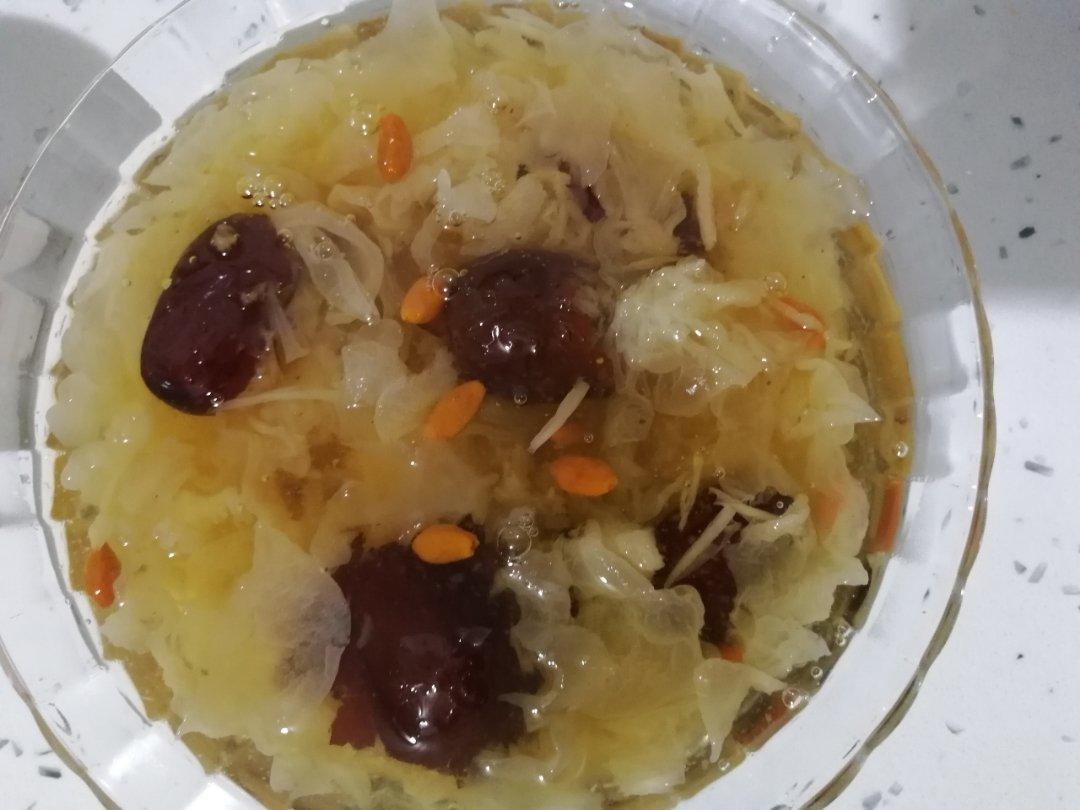 电饭煲版懒人简易红枣银耳汤