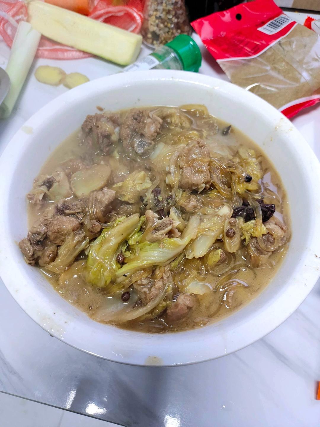 东北特色炖菜--砂锅🍲大白菜豆腐炖排骨五花肉