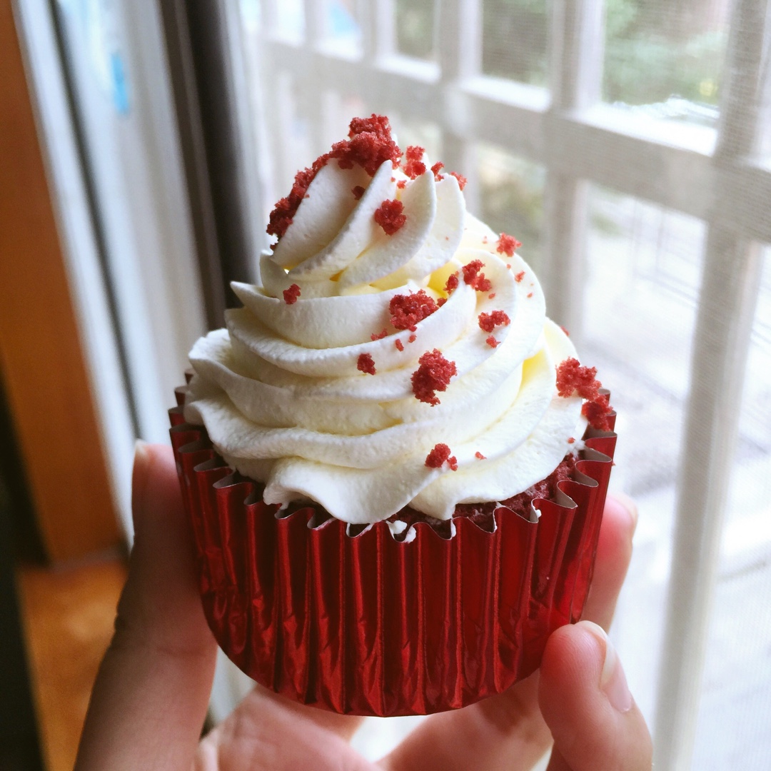 红丝绒戚风杯子蛋糕