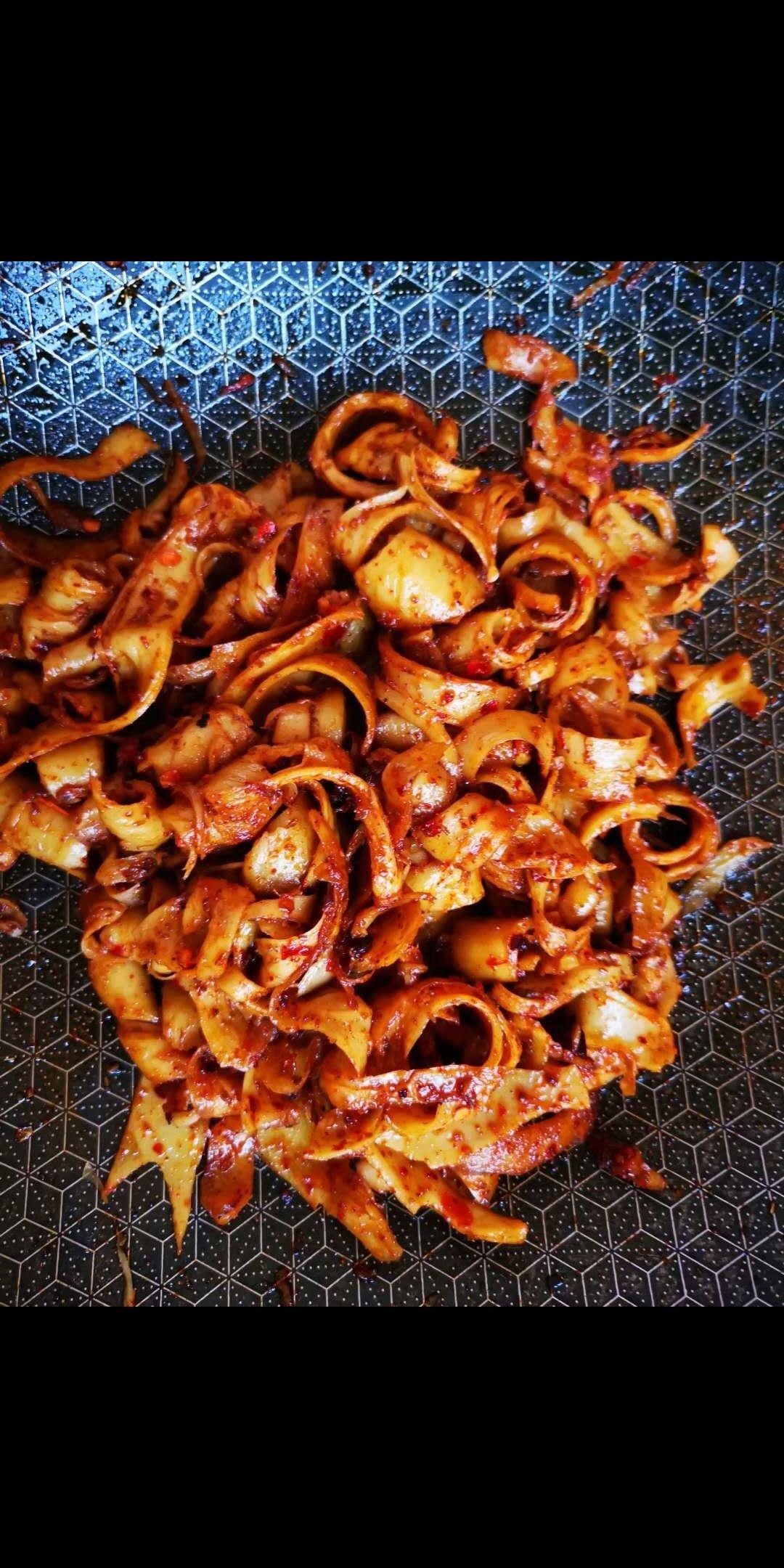 煎辣辣的手撕面筋（疯狂分泌口水ing）