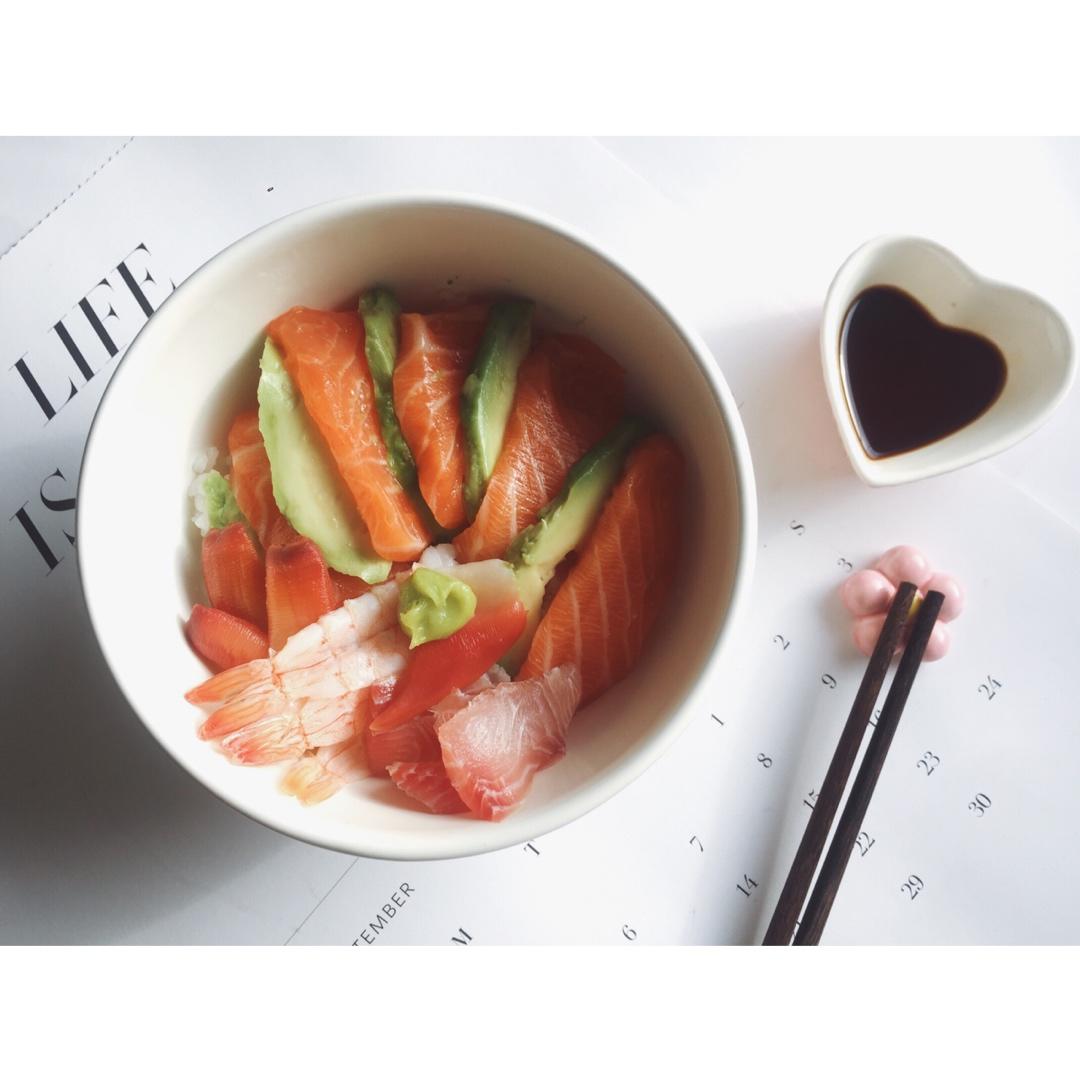 三文鱼牛油果拌饭