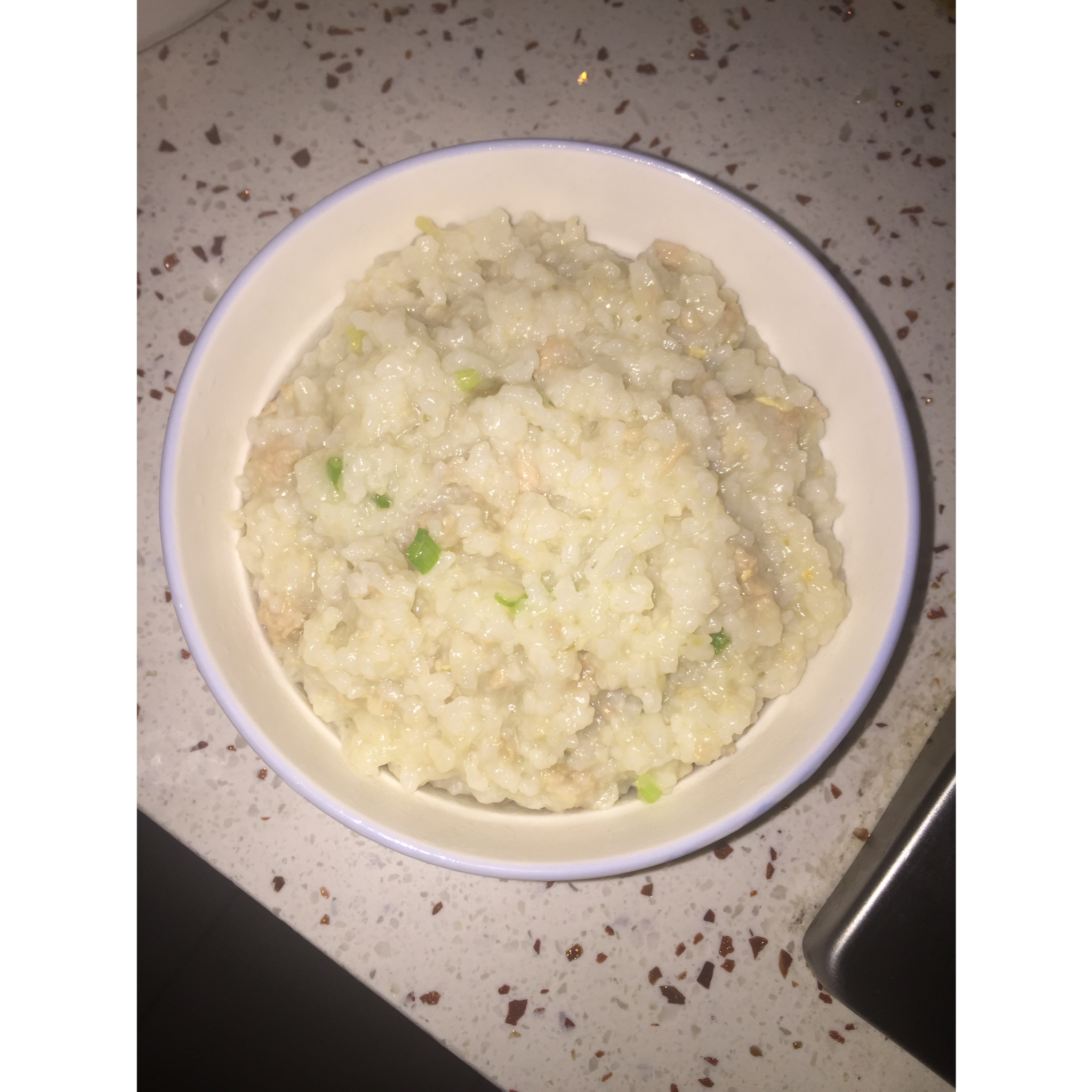 电饭煲版皮蛋瘦肉粥