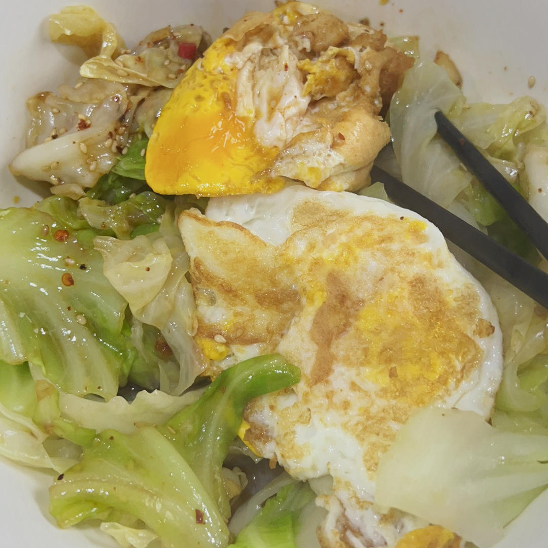 酸辣过瘾的包菜拌荷包蛋