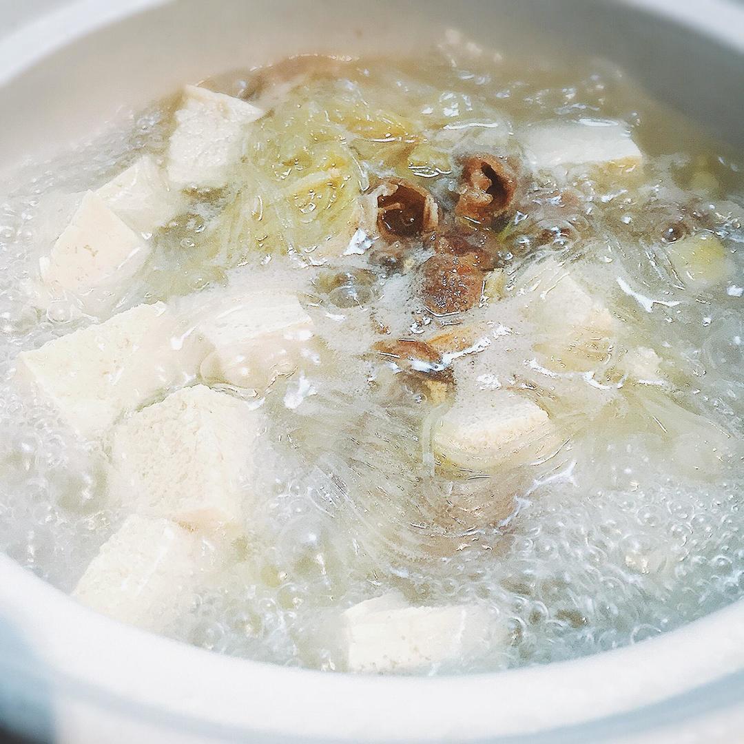 酸菜羊肉粉丝砂锅