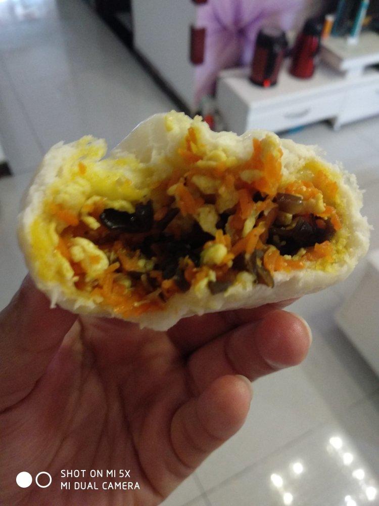胡萝卜木耳鸡蛋素包子