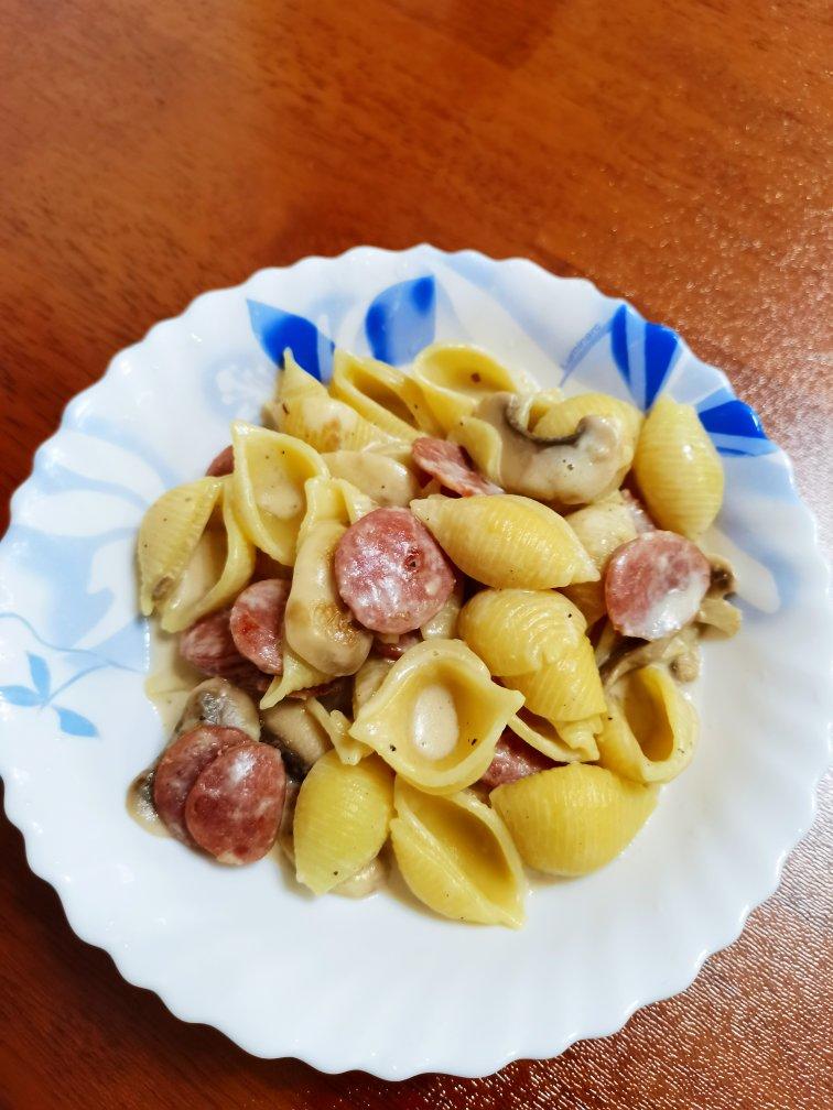 超快手低卡白酱蘑菇鲜虾意面