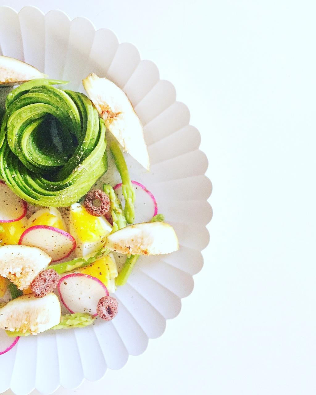 爱吃黄油的小草莓做的牛油果沙拉