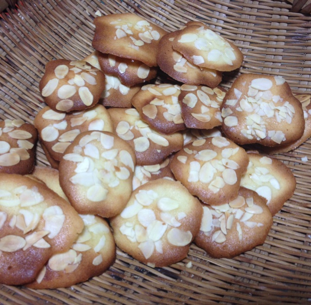 杏仁瓦片酥