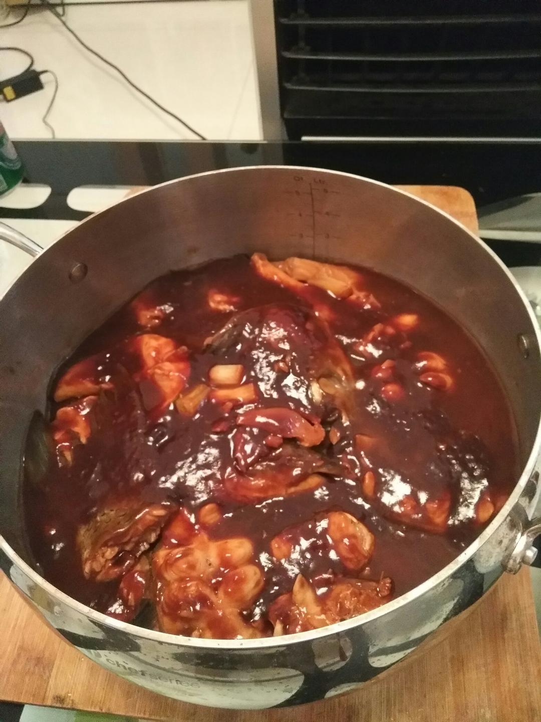 三汁焖锅鱼