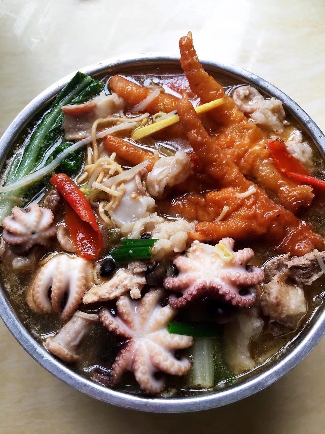 海鲜猪杂老友伊面的做法