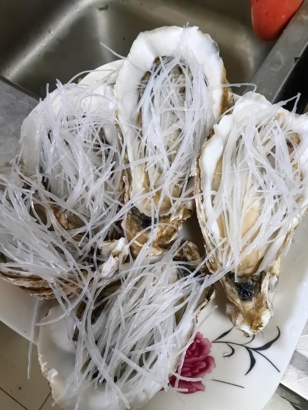 蒜蓉粉丝蒸生蚝