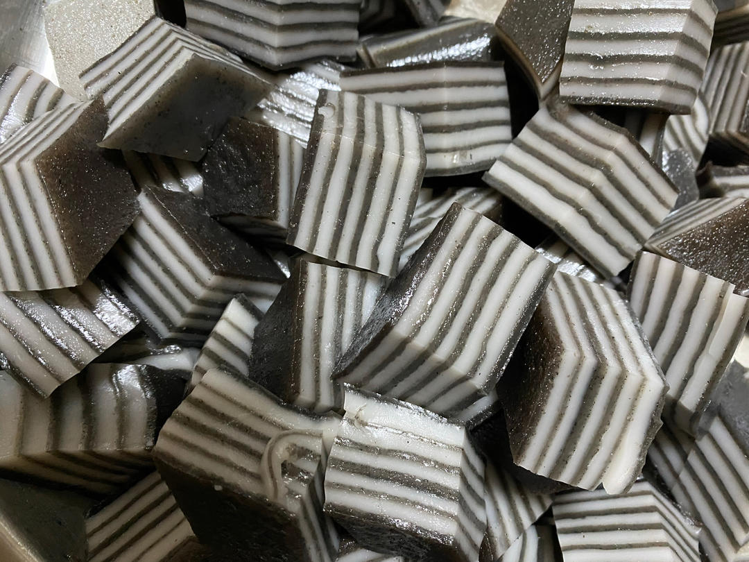 黑芝麻千层马蹄糕