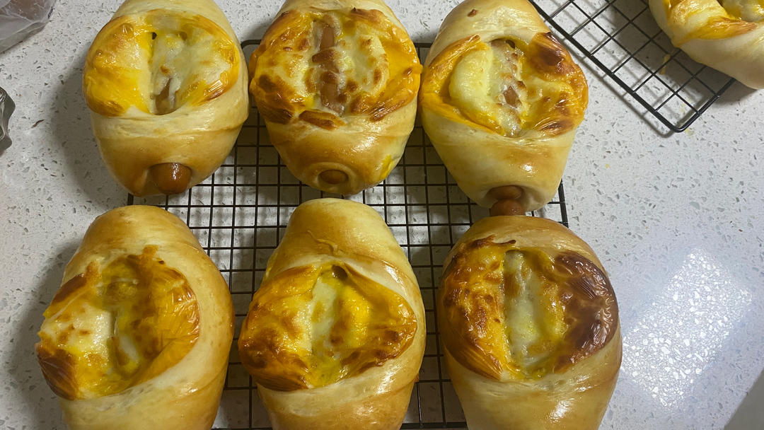 软fufu的经典肉松肠仔包