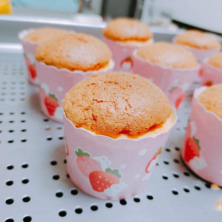 不塌陷不回缩不凹底的炼乳纸杯蛋糕