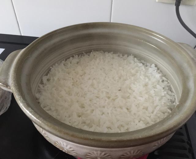 日本土锅煮米饭