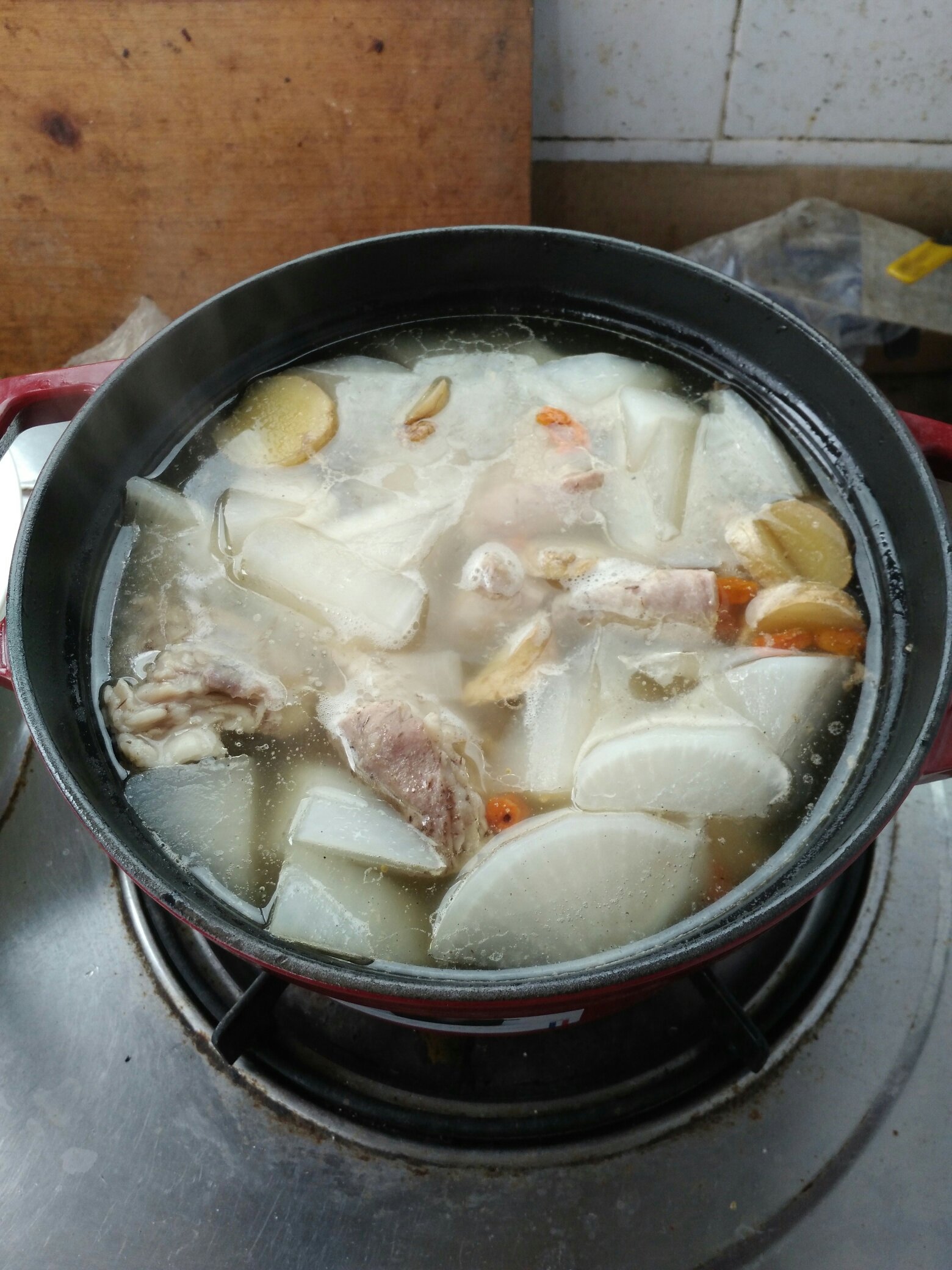 清炖羊肉萝卜汤——staub珐琅铸铁锅