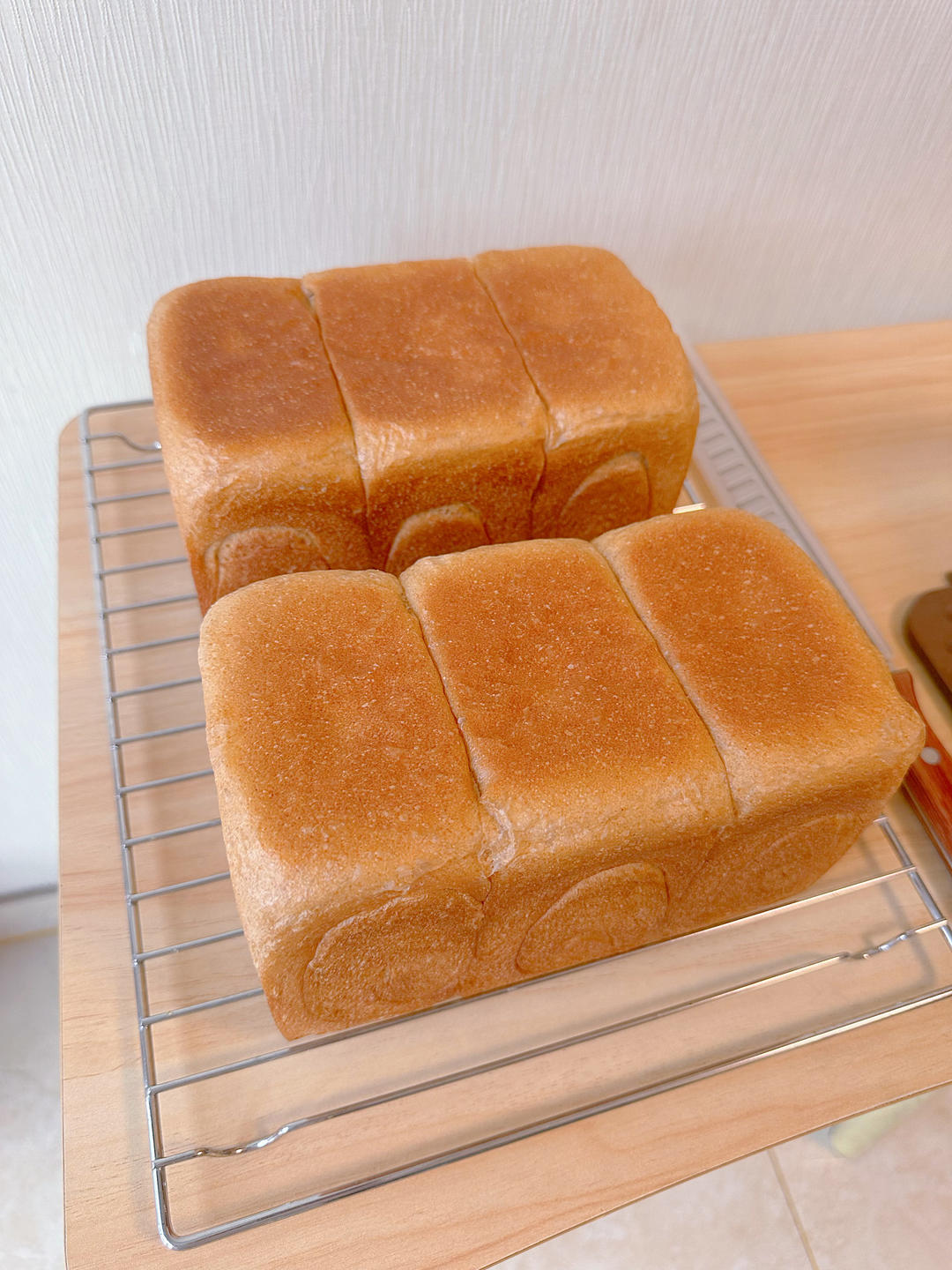 柔软的蜂蜜牛乳全麦吐司