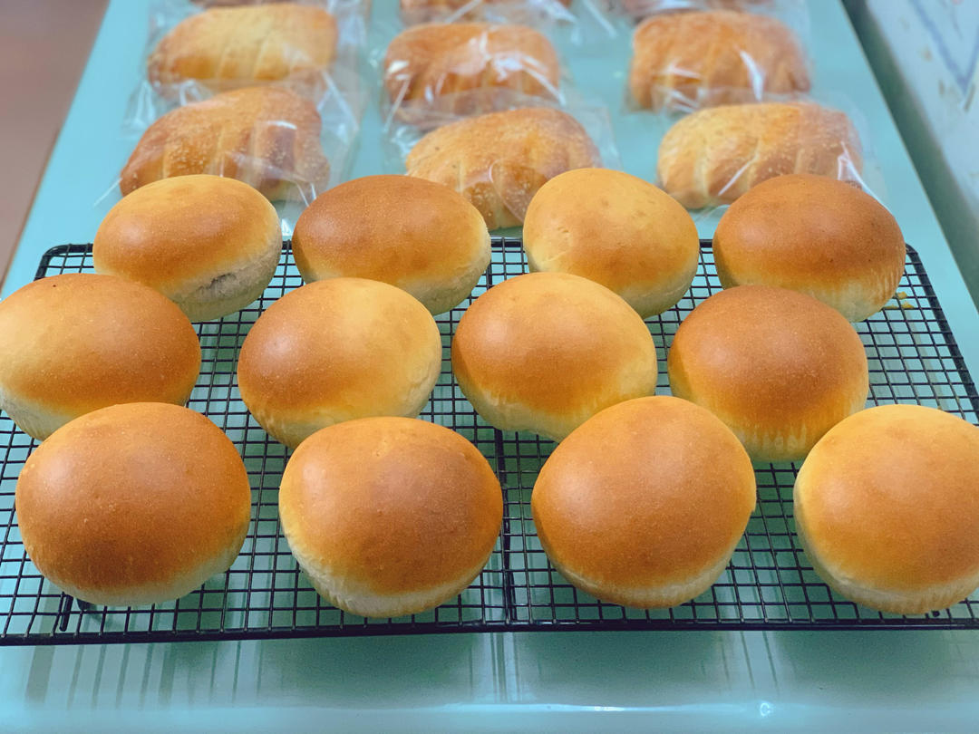软软萌萌的紫米小面包
