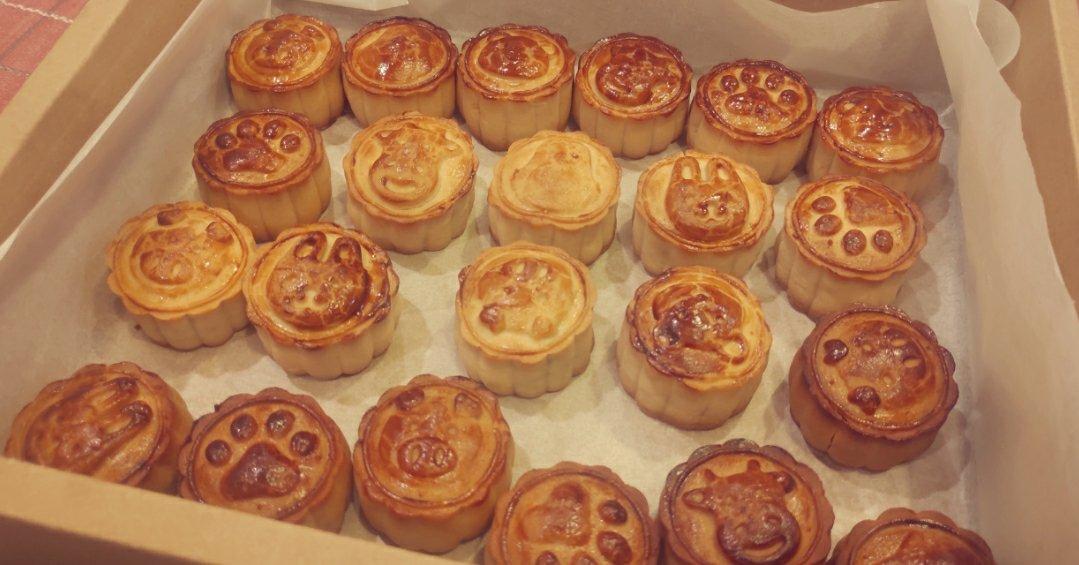 广式月饼—蛋黄莲蓉月饼