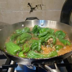 螺肉塞青椒的做法 步骤6