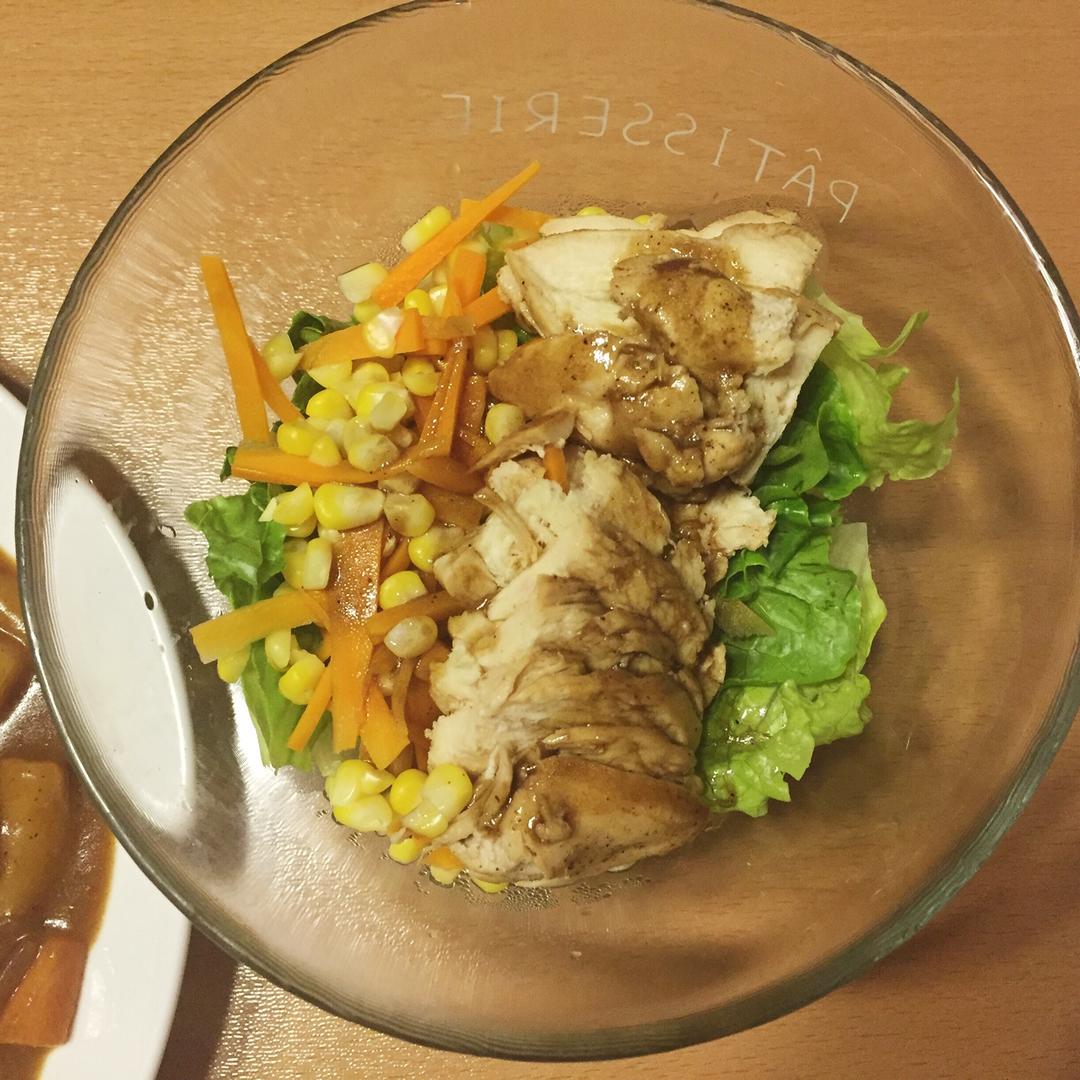 鸡肉蔬菜沙拉