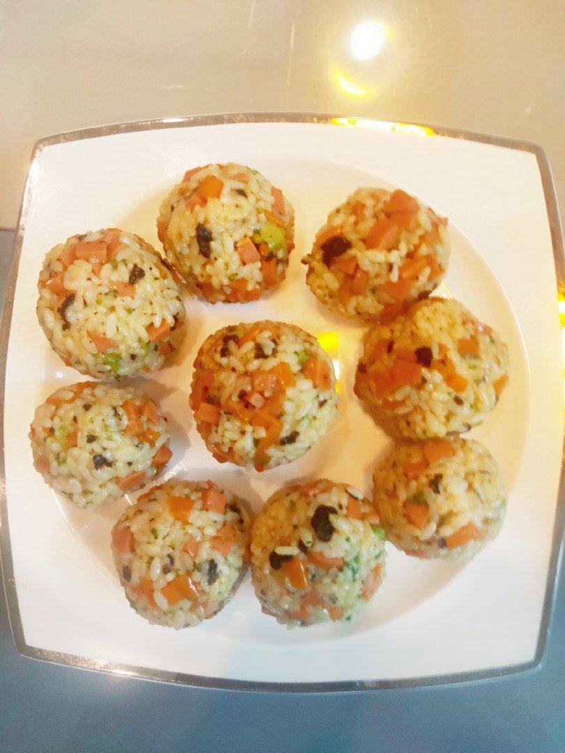 三色藜麦蔬菜饭团