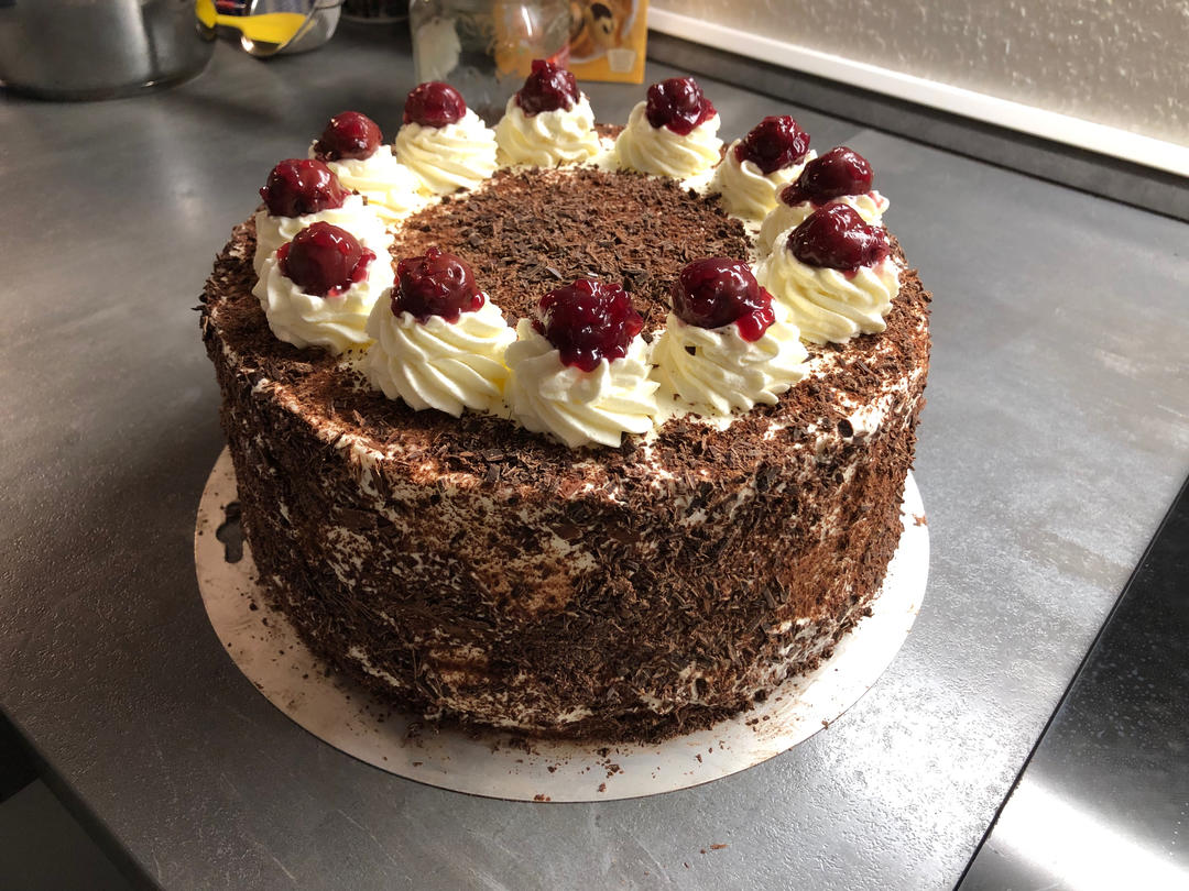(正宗)黑森林樱桃奶油蛋糕 Schwarzwälder Kirschtorte