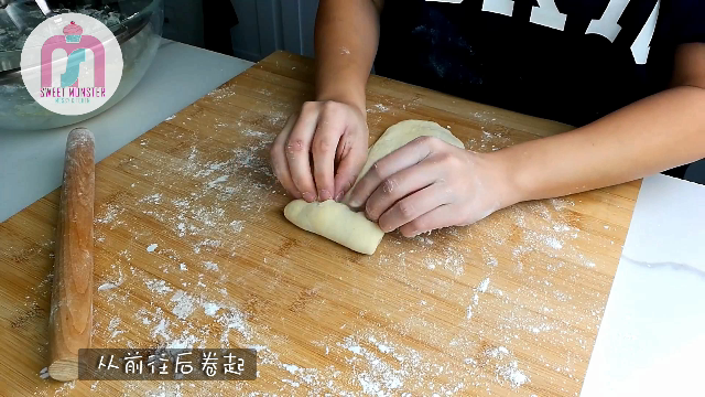 不用厨师机，不用揉半天，也能做出香甜的拉丝牛奶吐司面包！的做法 步骤20
