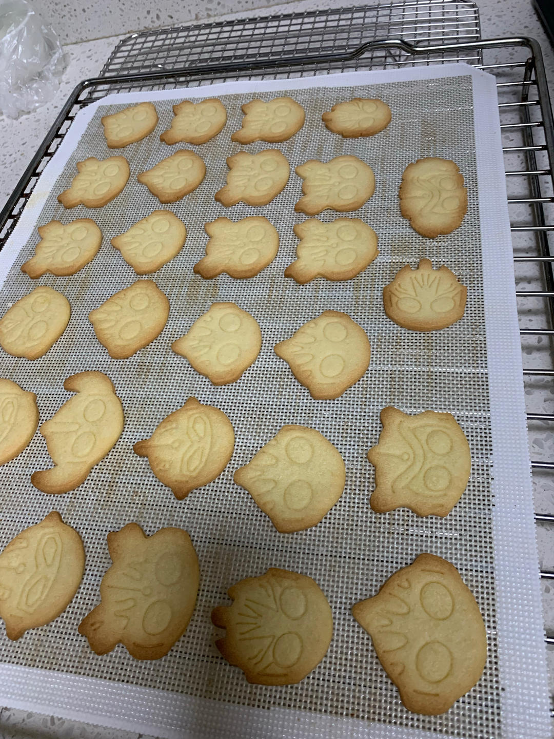 奶香造型曲奇【附曲奇平整、花纹明显小诀窍、可做糖霜饼干底】