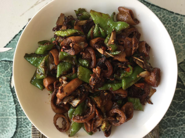 好吃到爆火爆肥肠