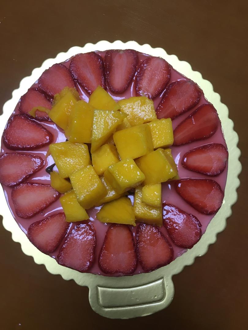 巧克力草莓慕斯蛋糕