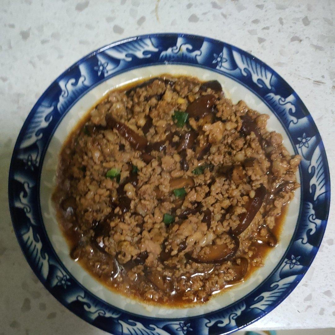 酱汁浓郁！超级下饭的家常菜肉末香菇