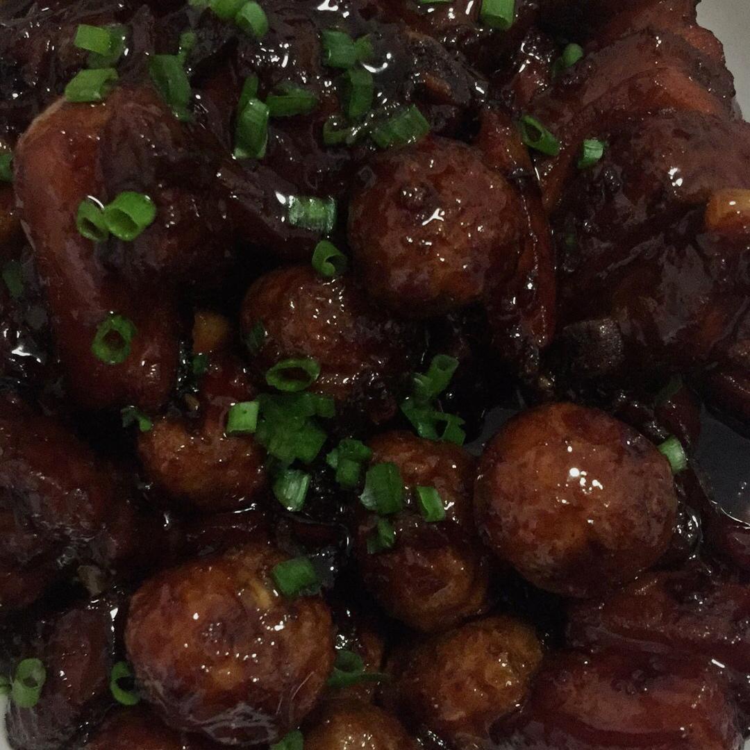 鹌鹑蛋红烧排骨