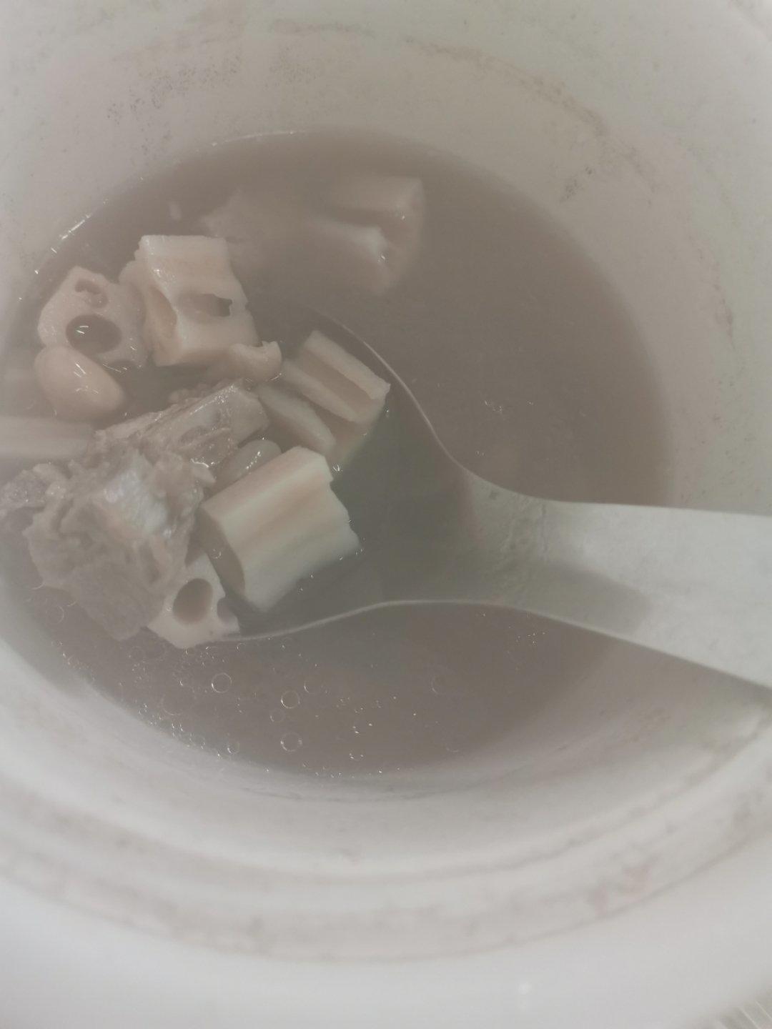 莲藕花生排骨汤