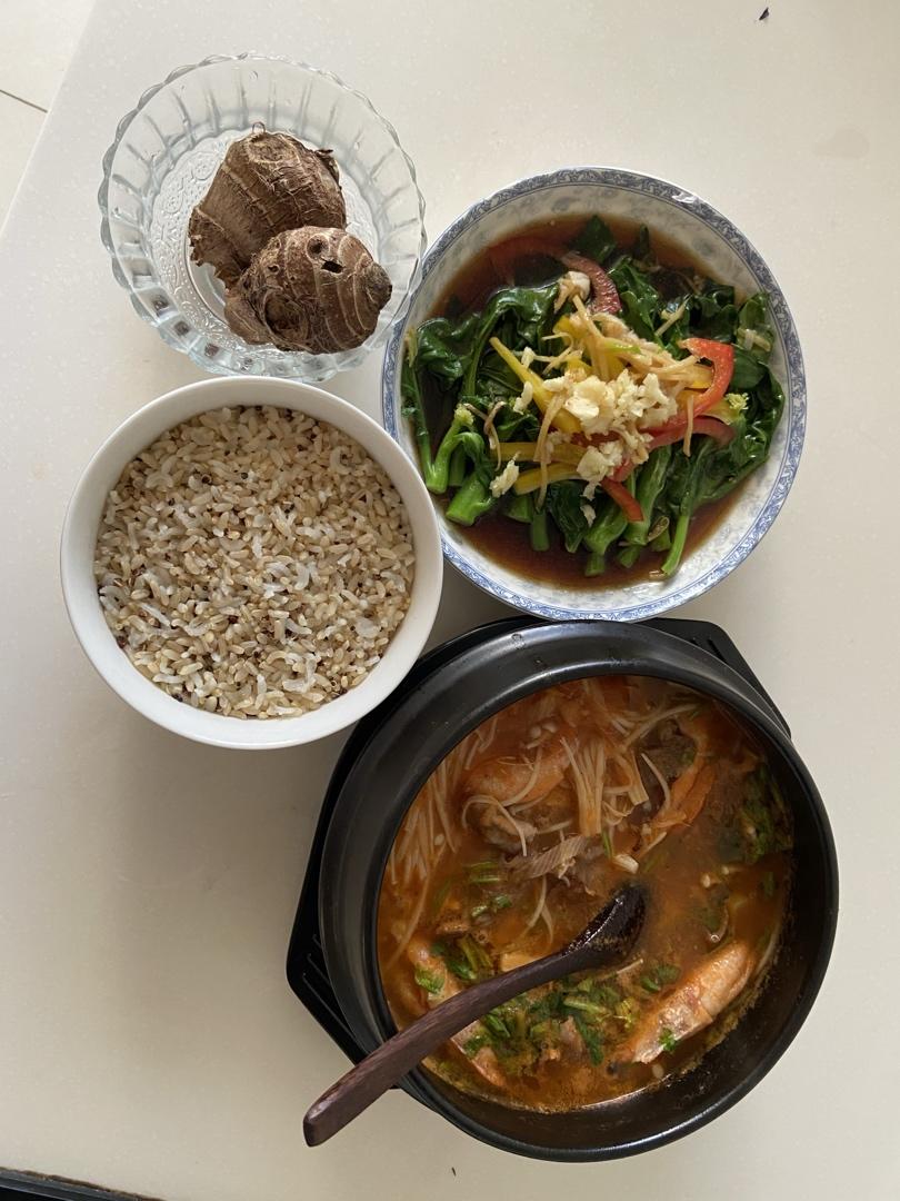 私家酸汤肥牛金针菇