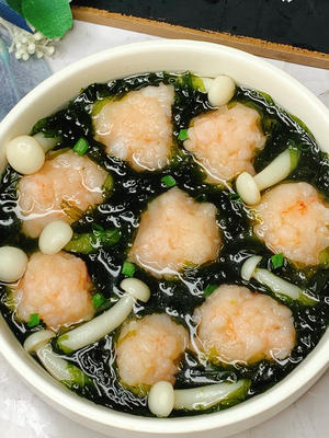 减脂餐～低卡低脂的紫菜菌菇虾滑汤！鲜美好喝的做法 步骤4