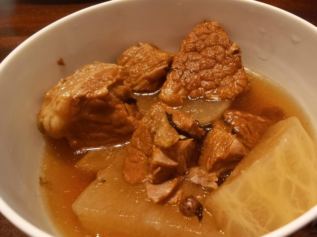 红烧萝卜牛腩