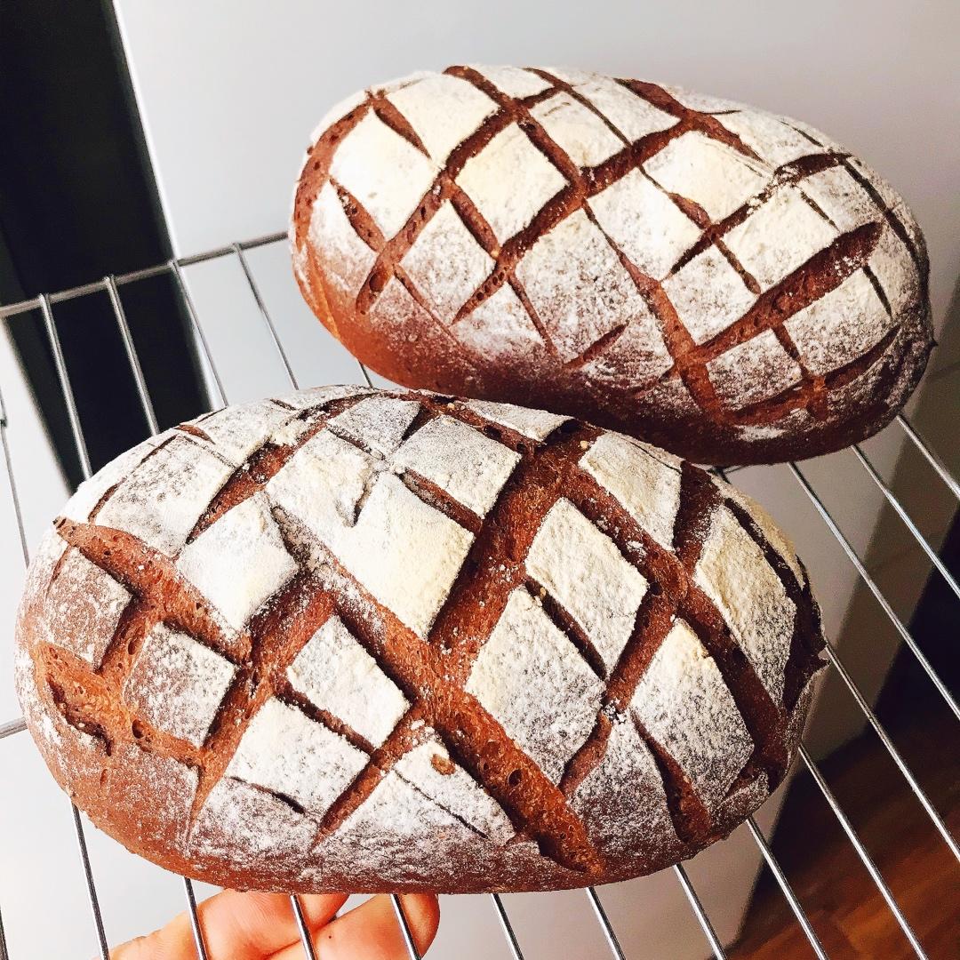 100%全麦黑芝麻餐包（一次发酵）