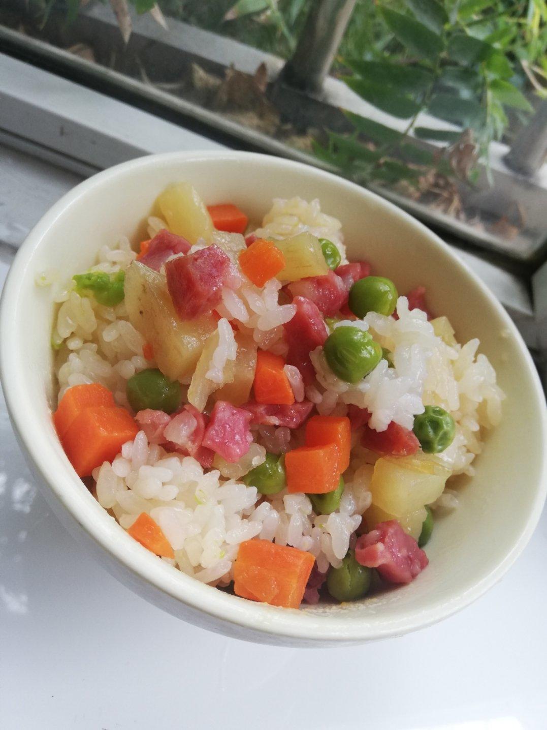 手机用户1928_oyek开心做的腊肠土豆胡萝卜青豆烧饭