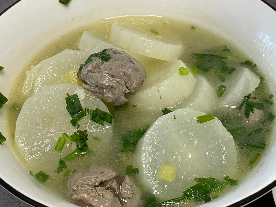 牛肉丸子萝卜汤，简单易做的鲜美味道