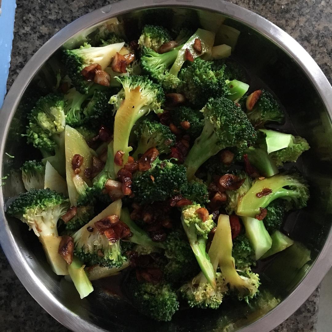 凉拌西兰花-辣的