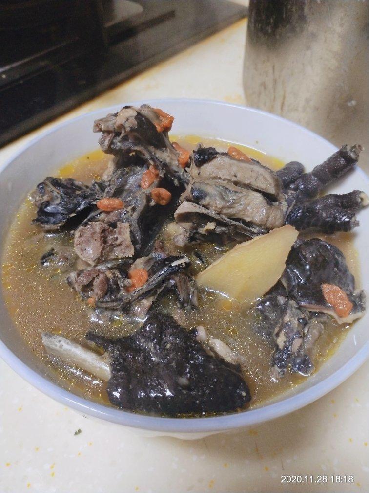 山药红枣枸杞乌鸡汤