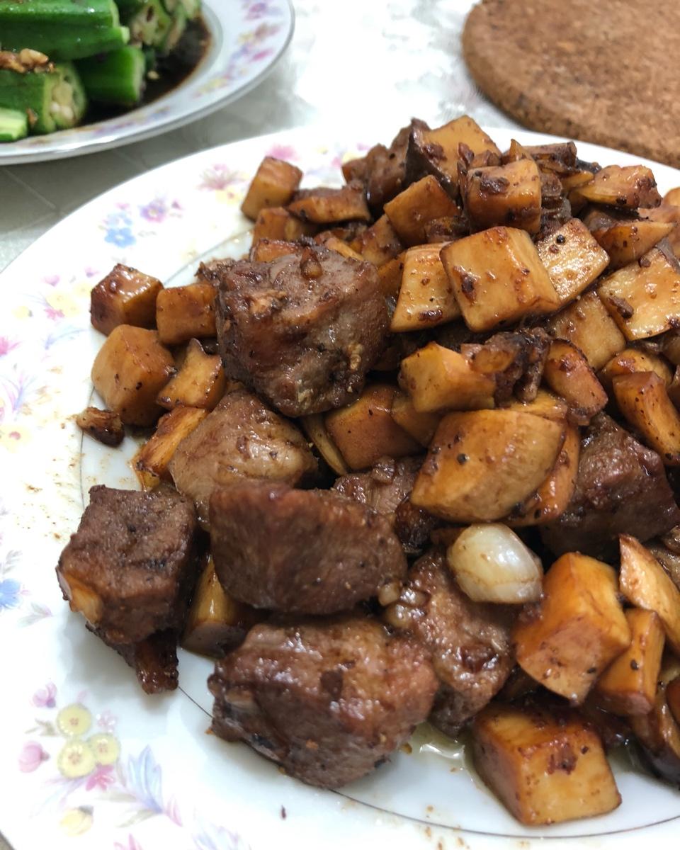 雪花牛肉粒炒杏鲍菇