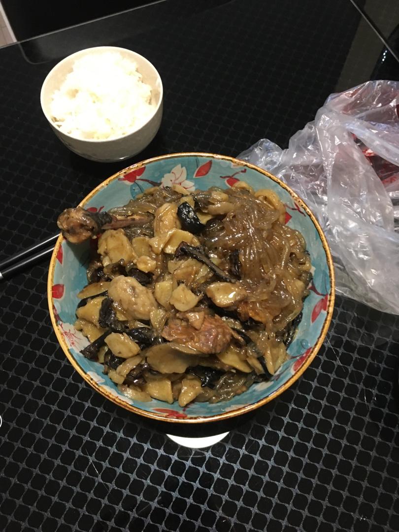 小鸡炖蘑菇